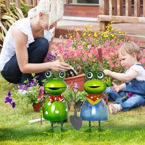 HONGLAND Metal Yard Art Garden Decor for Outside - Cute Frog Outdoor Decor - 3D Spring Frogs Figurine Garden Sculptures & Statues - Gifts for Grandma Mom - 2 Pcs - Image 4