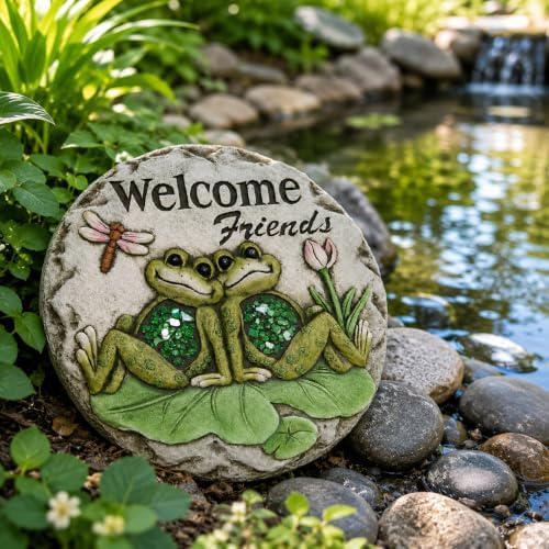 Comfy Hour Frog Stepping Stone for Garden, 10 Inch Concrete Welcome Friends Decorative Plaque, Green and Grey Outdoor Garden Path Stone with Lily Pad and Dragonfly Accent - Image 3