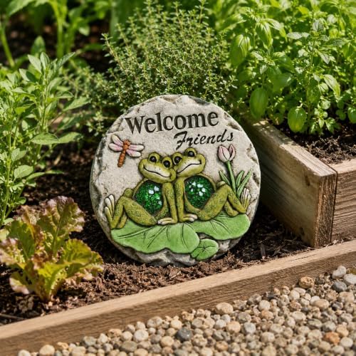 Comfy Hour Frog Stepping Stone for Garden, 10 Inch Concrete Welcome Friends Decorative Plaque, Green and Grey Outdoor Garden Path Stone with Lily Pad and Dragonfly Accent - Image 6